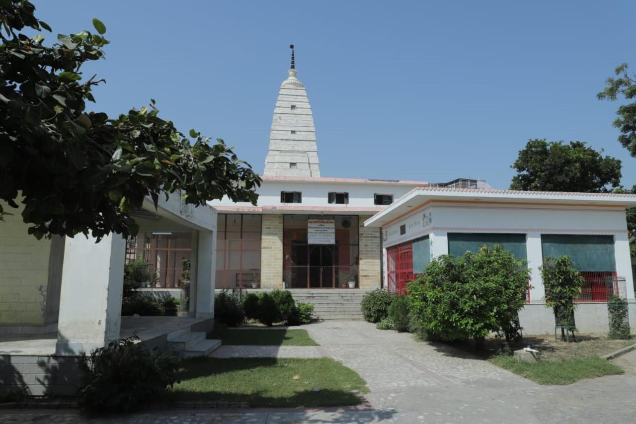 Radha Madhav Ashram Vrindavan Luaran gambar