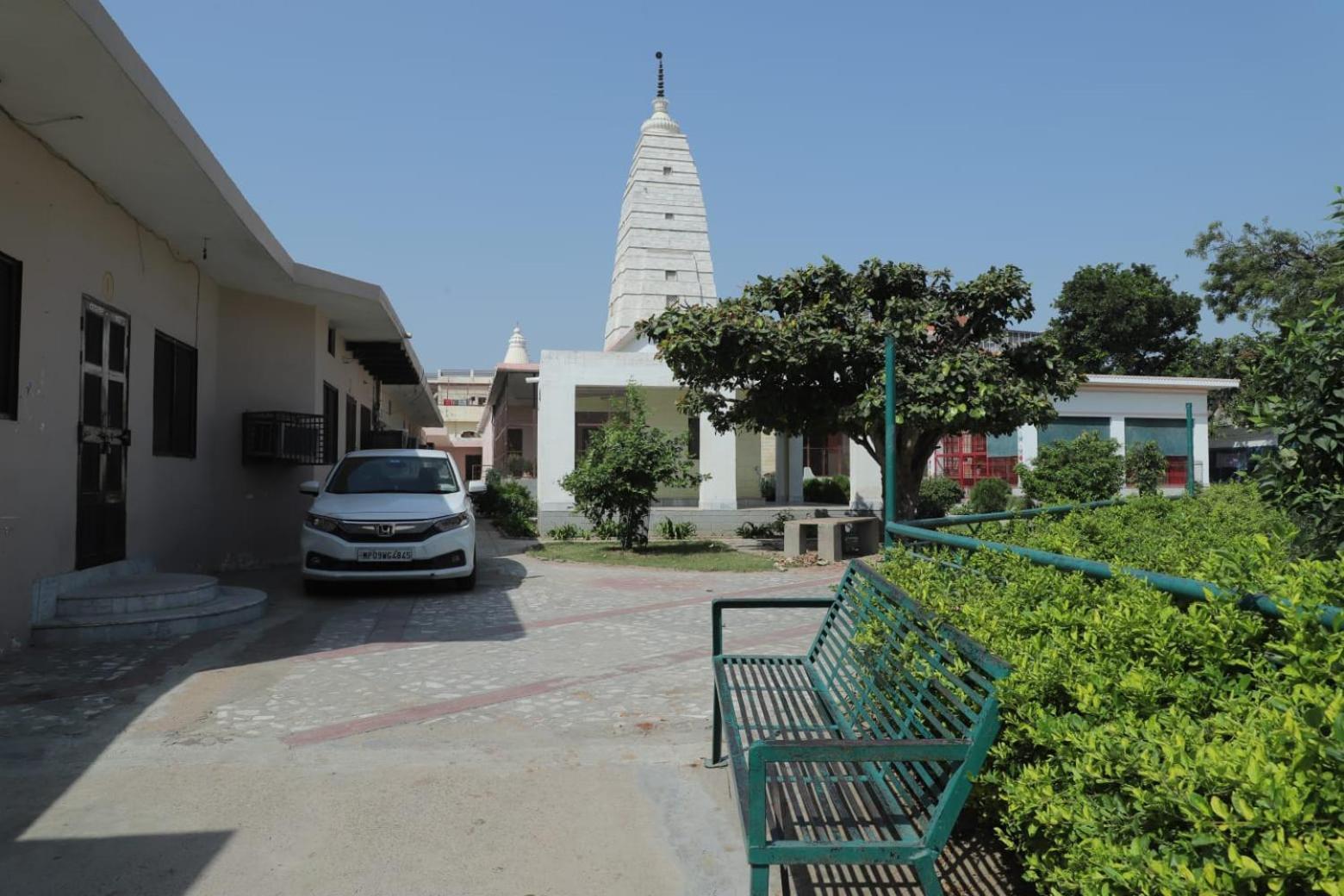 Radha Madhav Ashram Vrindavan Luaran gambar